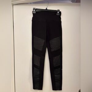Alo Yoga High-Waist Moto Legging black black mesh panels S